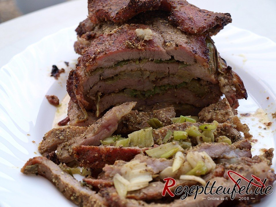 Schichtbraten aus dem Grill - Curry mit Frühlingszwiebeln