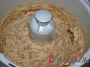 Die Zutaten sind zum Teig verknetet