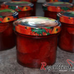 Erdbeerkonfitüre mit Vanille und ganzen Erdbeeren