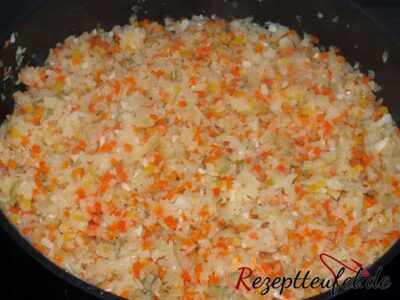 Das Gemüse langsam schmoren lassen