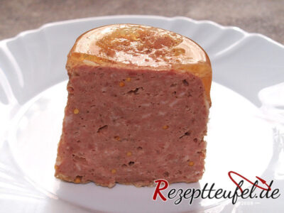 Aus dem Glas gestürzt und längs aufgeschnitten