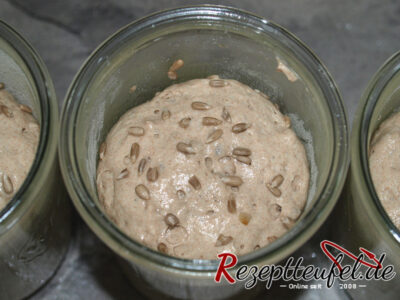 Der Teig ist aufgegangen und bereit für den Backofen