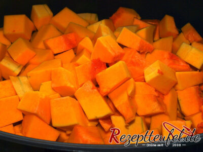 Kürbis in Würfel geschnitten