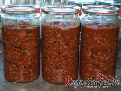 Eingekochter Eintopf von Schwarzbohnenaugen