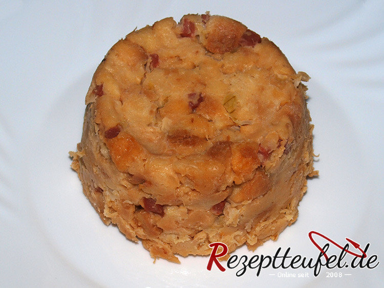Gestürzter Semmelknödel aus dem Glas