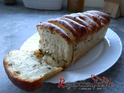 Das Faltenbrot kann Scheibenweise auseinander gezogen werden