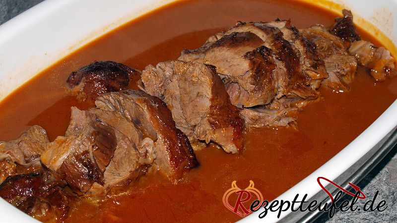 Geschmorte Kalbshaxe aus dem Backofen