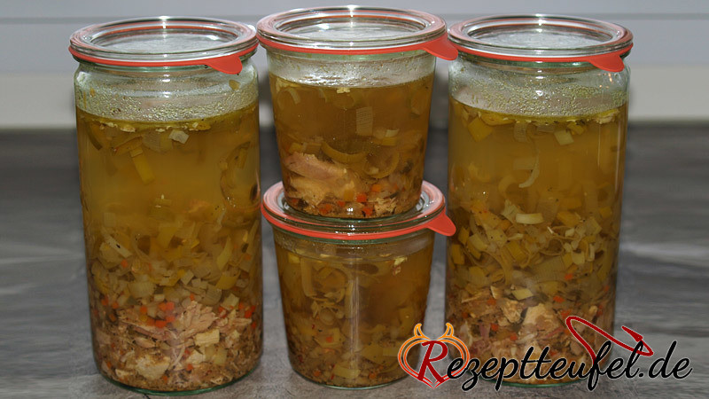 Hühnersuppe mit Einlage (eingekocht)