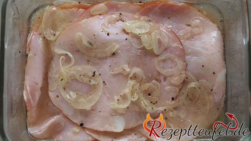 Kassler mit Zwiebeln eingelegt (Brotbelag)