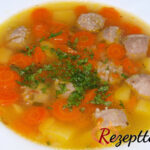 Möhreneintopf mit Bratwurstklösschen