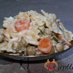 Nudelsalat mit Mayonnaise-Joghurt-Dressing