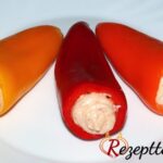 Kleine Spitzpaprika mit Frischkäsefüllung