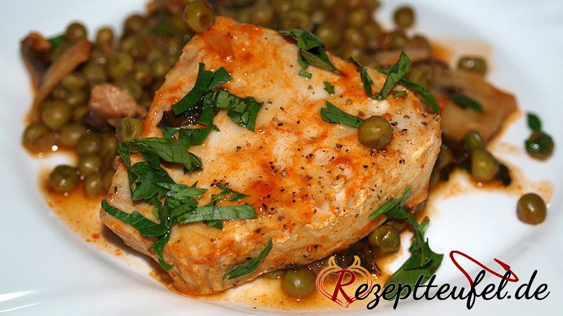 Thunfisch auf Erbsen gegart