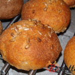 Weizenbrötchen mit Vollkornanteil von 50 %