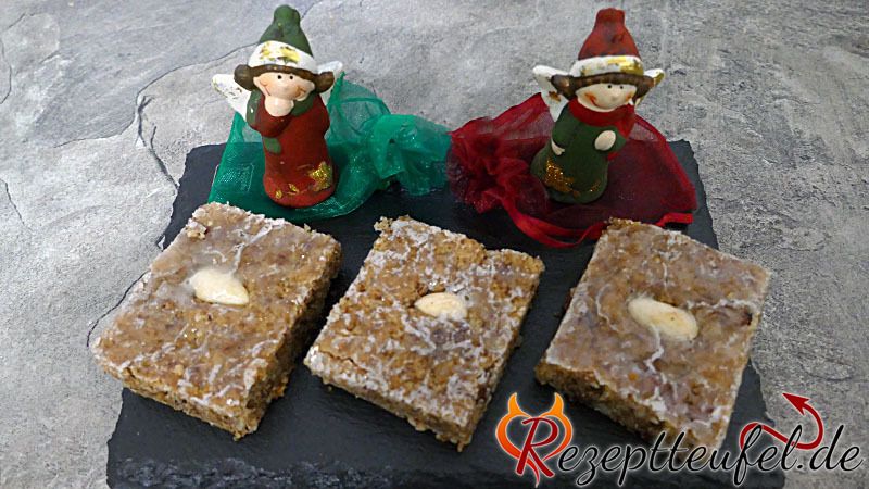 Lebkuchen vom Blech nach Art der Elisenlebkuchen Lebkuchen vom Blech nach Art der Elisenlebkuchen