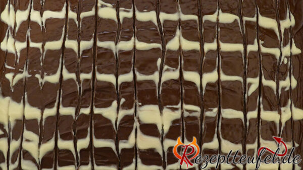 Grobmotorisch aufgebrachte Glasur Grobmotorisch aufgebrachte Glasur