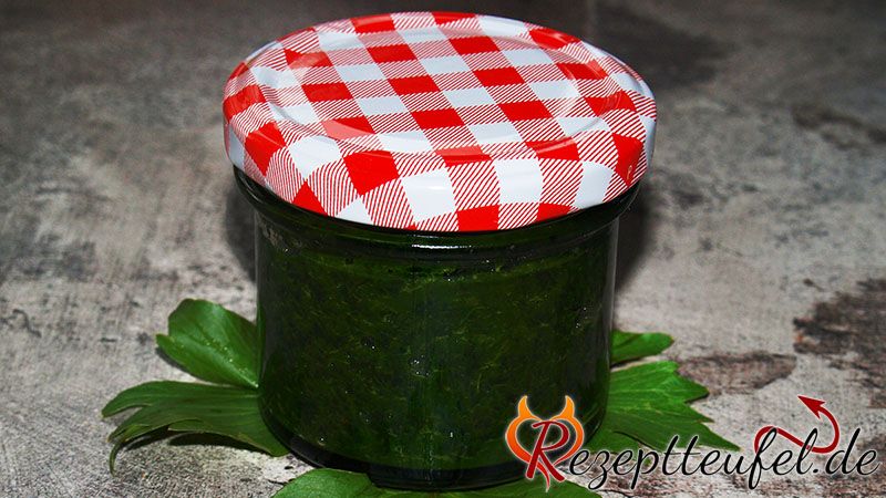 Liebstöckel-Paste (eingesalzen)